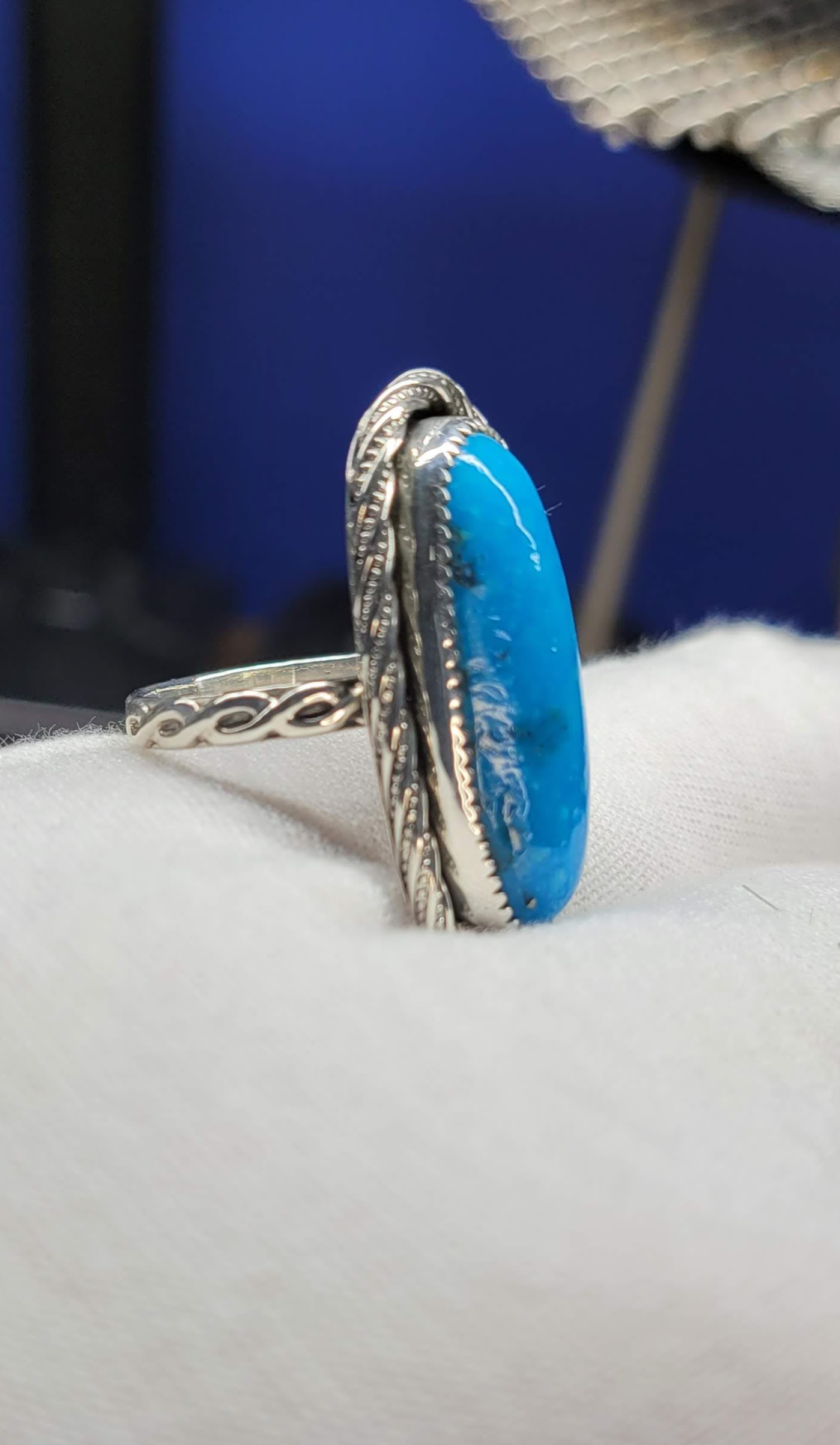 Vintage Blue Turquoise Navajo Ring with Flat Bezel and Rope Design, Tr –  The Sundance Gallery
